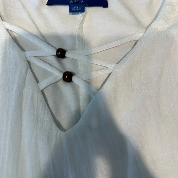 Top - Picture 2 of 4